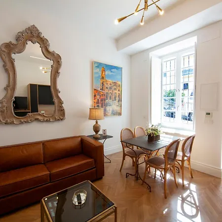 Apartament Pries Homes - Center *