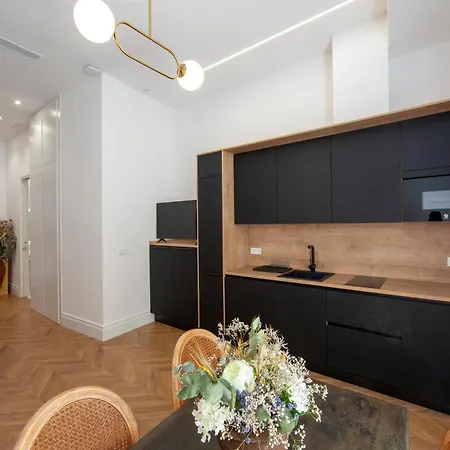 Pries Homes - Center